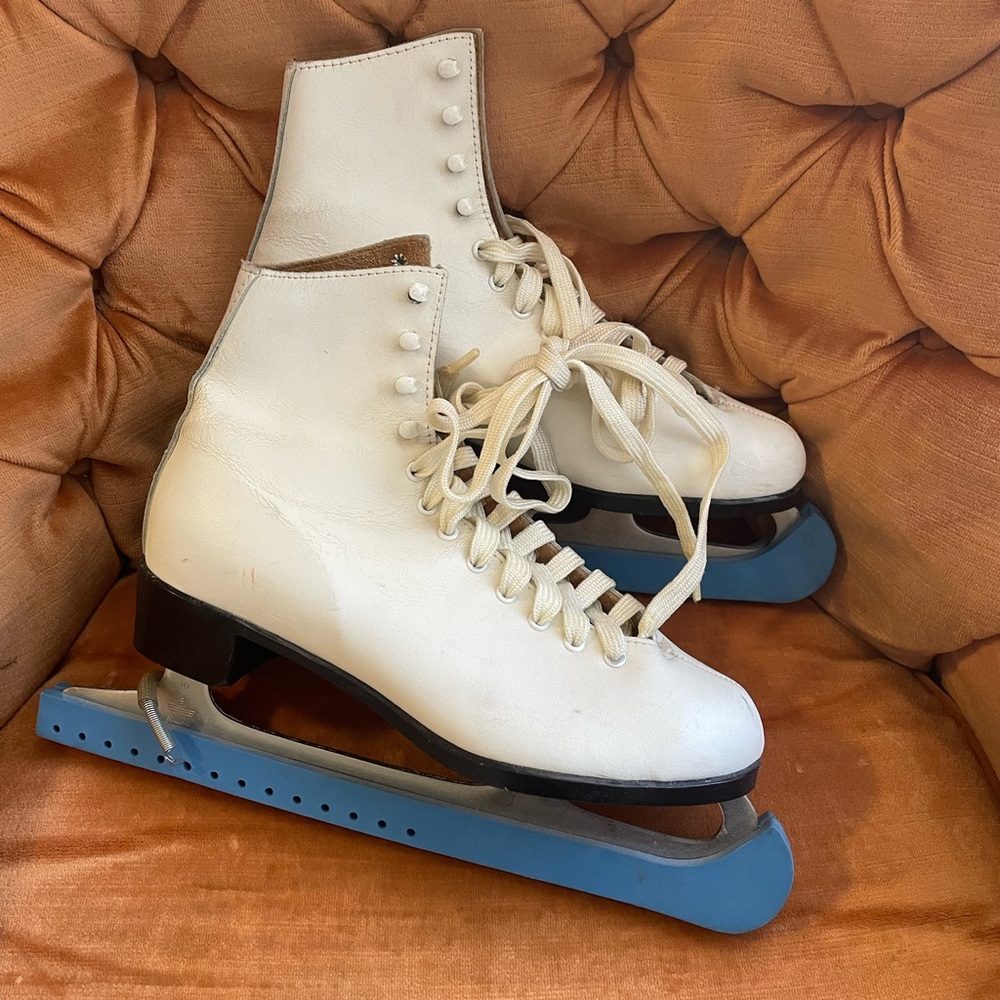 Dominion Canada Figure Skates